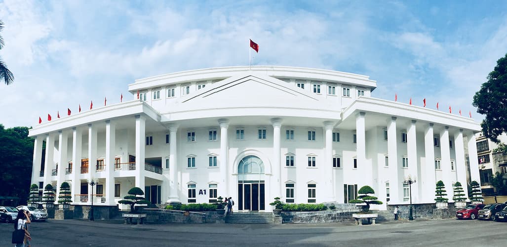 Đại học Hà Nội còn được gọi là trường ngoại ngữ 2 (ảnh: internet).